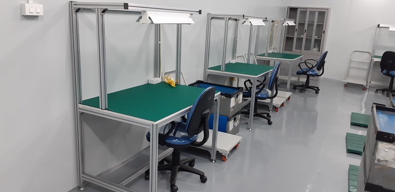 Gia công bàn làm việc chống tĩnh điện số lượng lớn tại miền Bắc