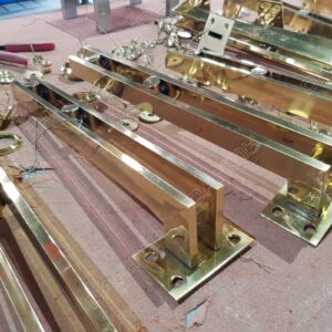 gia công mạ chân trụ lan can cầu thang inox mạ vàng