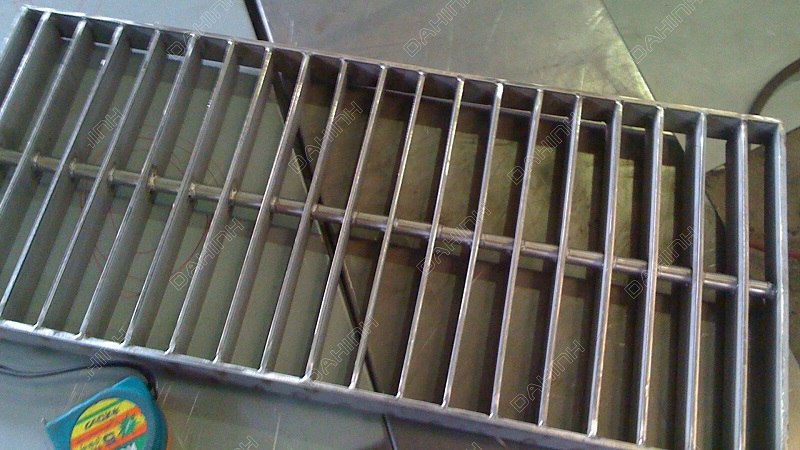 Gia công tấm thoát sàn inox tại Hà Nội giá tốt, chất lượng cao