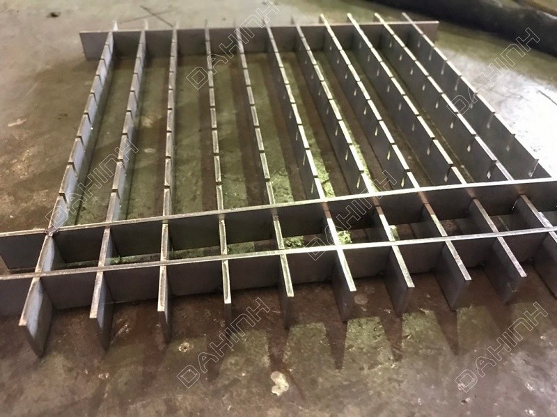 Gia công tấm sàn Grating theo yêu cầu, đảm bảo chất lượng cao