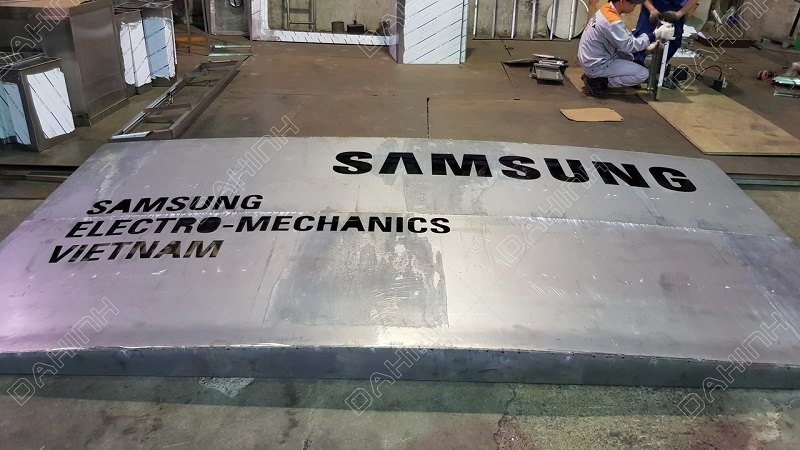 Đa Hình gia công cắt chữ inox cho tập đoàn Samsung Việt Nam