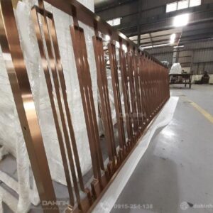 gia công lan can cầu thang inox mạ đồng