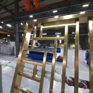 Gia-cong-vach-ngan-inox-mang-vang-tai-ha-noi