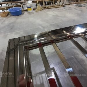 Gia công khung cửa inox mạ vàng